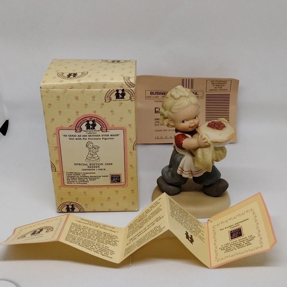 Vintage Enesco Special Edition 1989 Girl with Pie Porcelain‎ Figurine